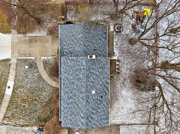 32645 Northampton DR, Warren, MI 48093