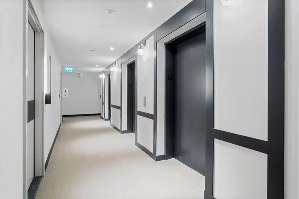 33 Helendale ST #1203, Toronto C03, ON M4R 1C5