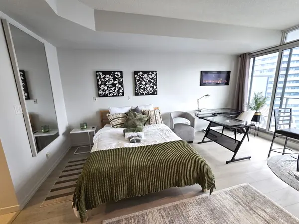 65 Bremner BLVD #3903, Toronto C01, ON M5J 0A7