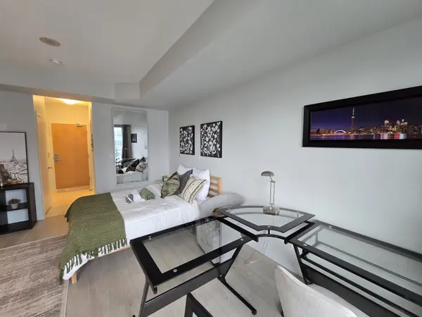 65 Bremner BLVD #3903, Toronto C01, ON M5J 0A7