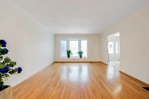 34 Harringay CRES, Toronto E05, ON M1W 1Z3