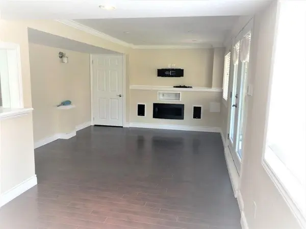 33 Styles CRES #Lower, Ajax, ON L1Z 1S4