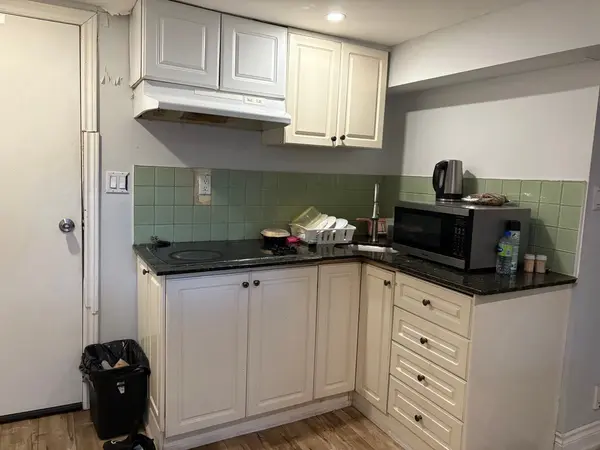 431 Oceanside AVE #B, Richmond Hill, ON L4C 2Z7