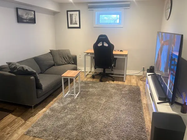 431 Oceanside AVE #B, Richmond Hill, ON L4C 2Z7