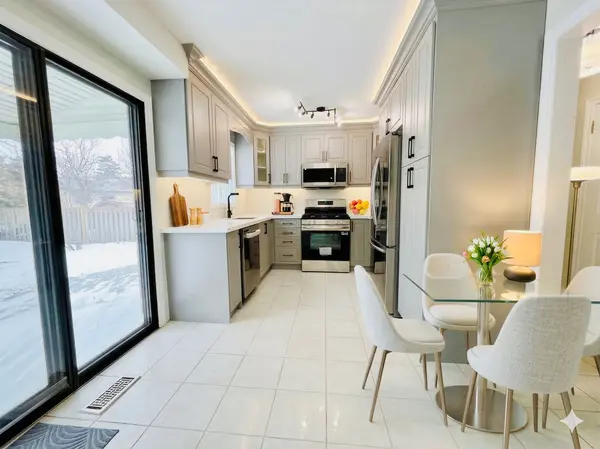 67 Livingstone ST W, Barrie, ON L4N 7J2