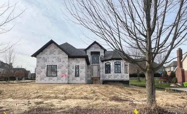 61367 BEACON HILL DR, Washington Township, MI 48094