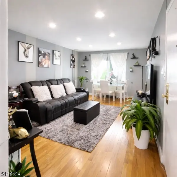 23B Carolyn Ter #B, Roselle Boro, NJ 07203