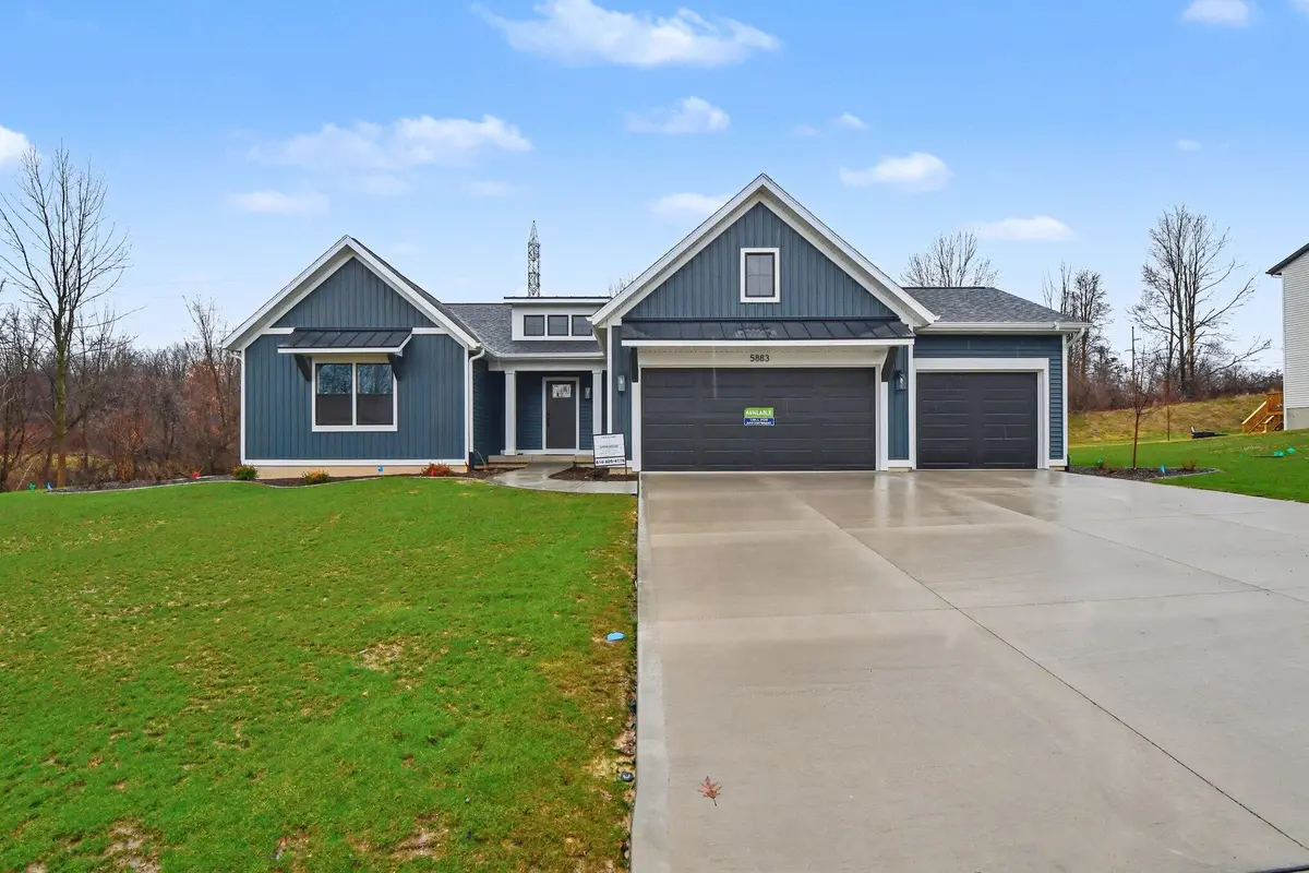 5883 Valley Point DR, Caledonia Twp, MI 49316
