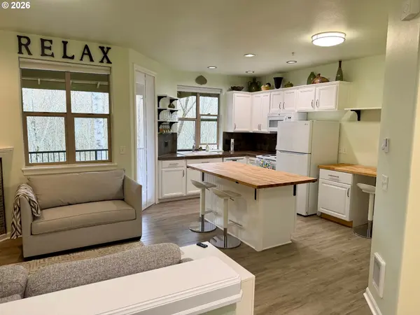 37071 DUBARKO RD #8, Sandy, OR 97055