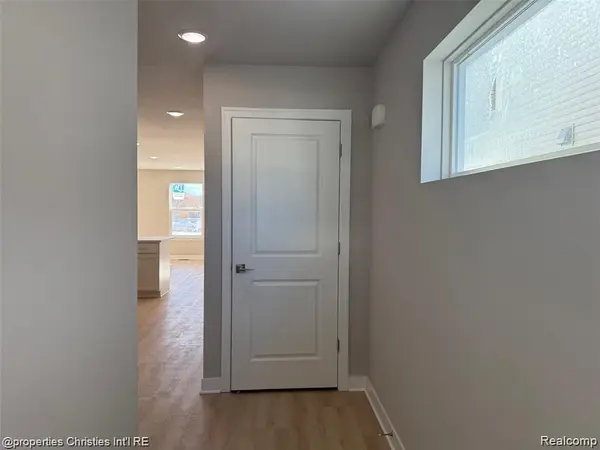 112 Parsons LN, Saline, MI 48176