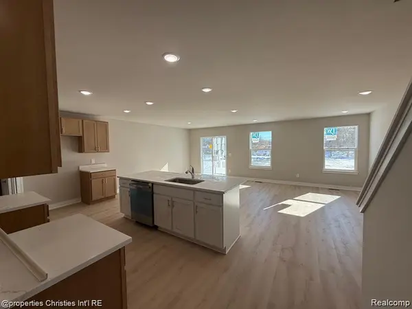 112 Parsons LN, Saline, MI 48176