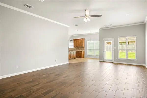 107 Donna Circle, Granbury, TX 76049