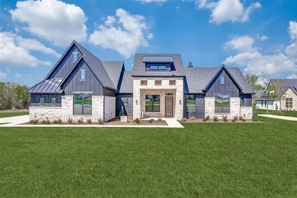 555 Aermotor Loop, Weatherford, TX 76085