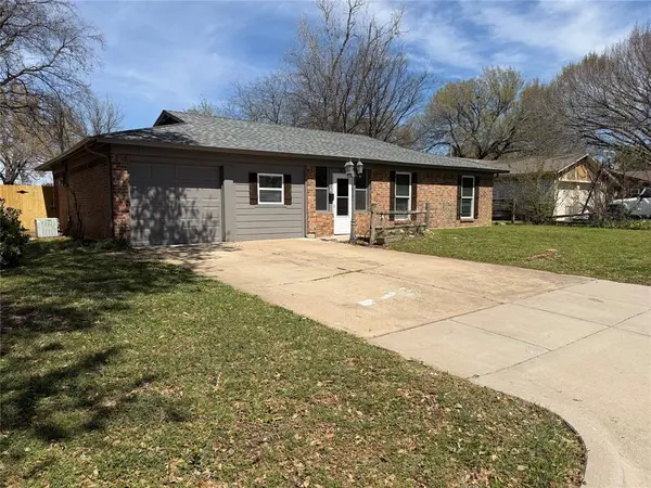 7425 Deaver Drive, North Richland Hills, TX 76180