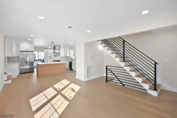 715 Stuyvesant Ave, Lyndhurst Twp., NJ 07071