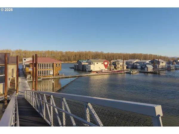 17809 NE MARINE DR #C1, Portland, OR 97230