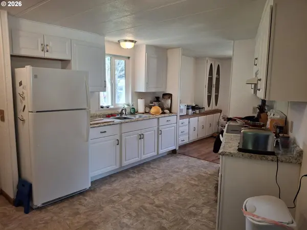 69127 WILDWOOD RD #46, North Bend, OR 97459