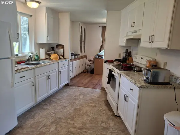 69127 WILDWOOD RD #46, North Bend, OR 97459