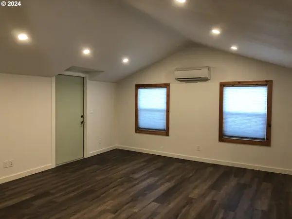 345 S 38TH ST, Springfield, OR 97478