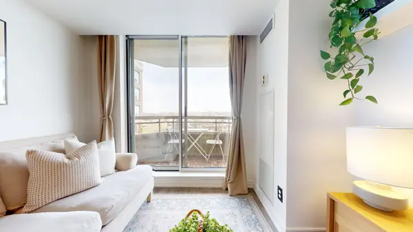 1700 Eglinton AVE E #901, Toronto C13, ON M4A 2X4