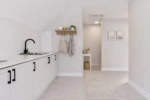 93 McMillan DR #UNIT 3, Oshawa, ON L1G 3Z7