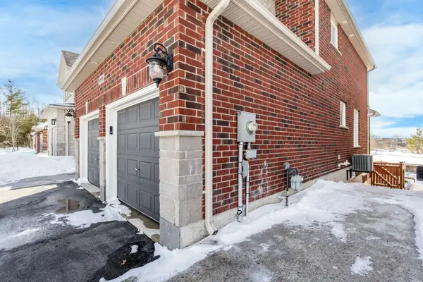 996 BOOTH AVE, Innisfil, ON L9S 0A4