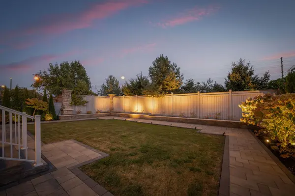 11 Beauvista CT #RENTAL, Vaughan, ON L4H 3G6