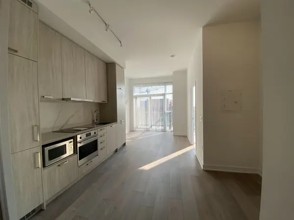 10 Honeycrisp CRES #307, Vaughan, ON L4K 0M7