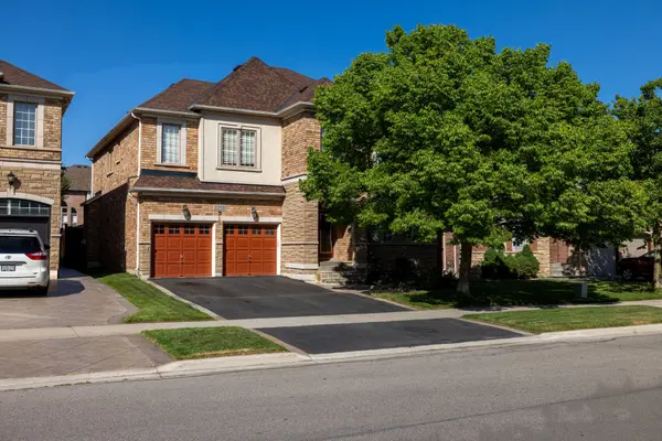 2313 Coronation DR, Oakville, ON L6H 7N1