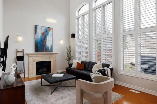 2313 Coronation DR, Oakville, ON L6H 7N1