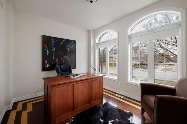 2313 Coronation DR, Oakville, ON L6H 7N1