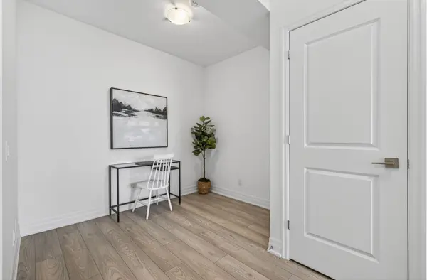 36 Elm DR W #1706, Mississauga, ON L5B 0N3