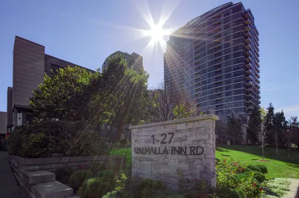 5 Valhalla Inn RD #1003, Toronto W08, ON M9B 0B1