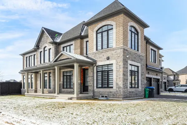 2 Catherwood CT, Brampton, ON L6P 2W1