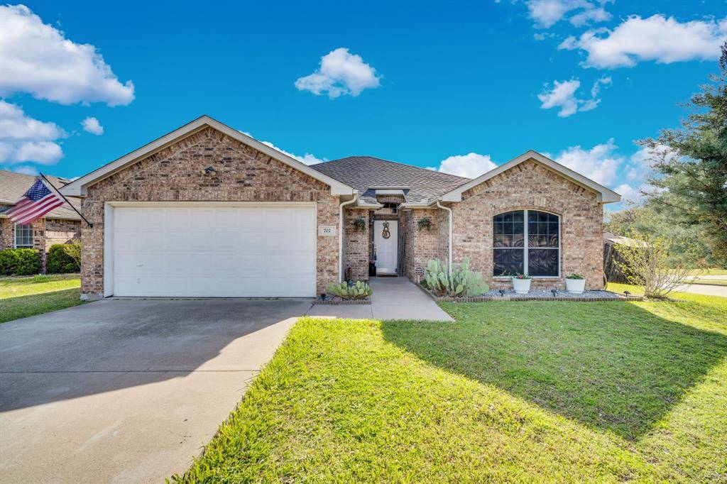 702 Green Acres Lane, Midlothian, TX 76065