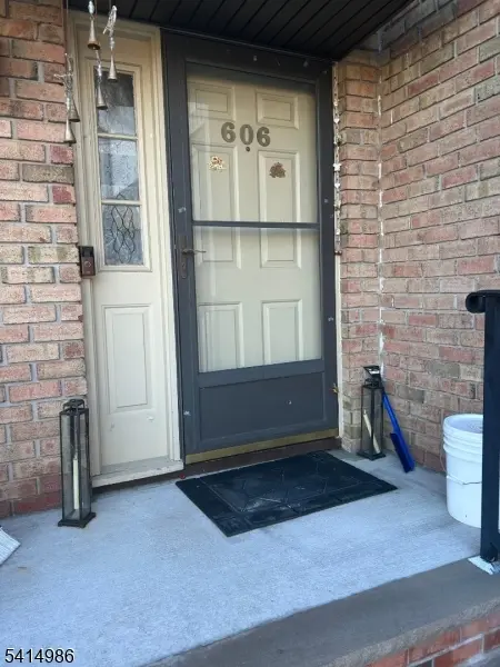 606 Robin Rd, Hillsborough Twp., NJ 08844