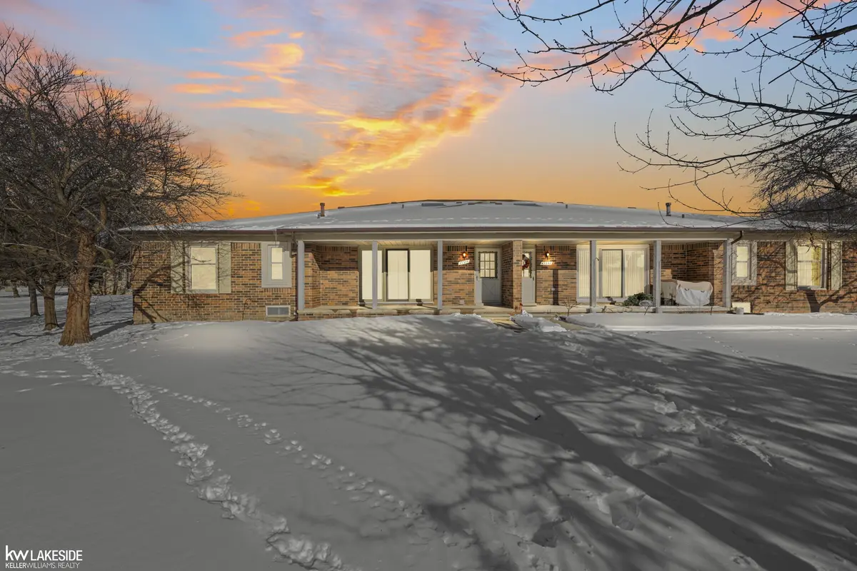 49544 Bishop CT, Shelby Twp, MI 48315