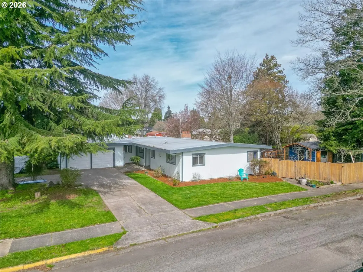 1775 PARK DR, Lebanon, OR 97355