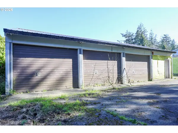 1731 S 20TH ST, Coos Bay, OR 97420
