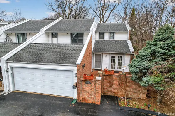 179 E Long Lake RD, Bloomfield Charter Township, MI 48304