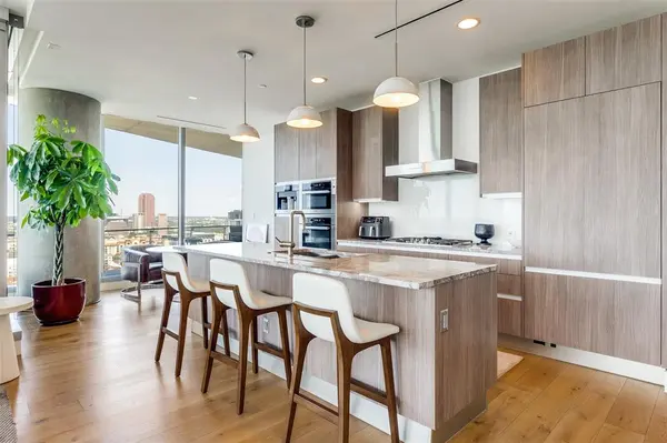 3130 N Harwood Street #2304, Dallas, TX 75201