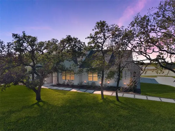 1061 Arbor Vista Drive, Azle, TX 76020