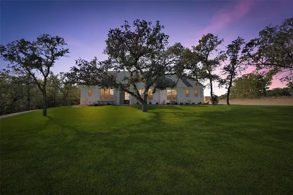 1061 Arbor Vista Drive, Azle, TX 76020