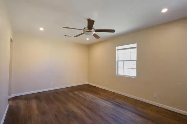 1004 W Cayuga Drive, Athens, TX 75751