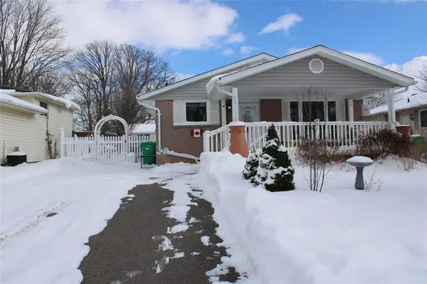 518 CARDINAL Crescent, Petrolia, ON N0N 1R0