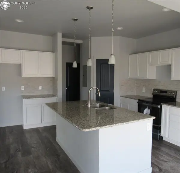 425 E Chadwick DR, Pueblo West, CO 81007