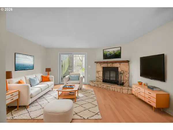 29750 SW COURTSIDE DR #1, Wilsonville, OR 97070