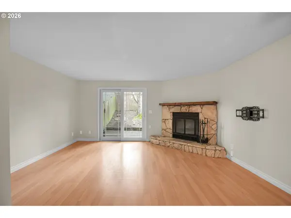 29750 SW COURTSIDE DR #1, Wilsonville, OR 97070