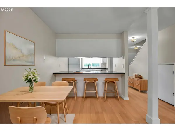 29750 SW COURTSIDE DR #1, Wilsonville, OR 97070