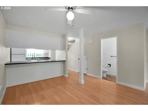 29750 SW COURTSIDE DR #1, Wilsonville, OR 97070